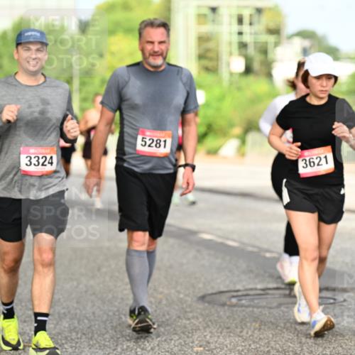 06.09.2026 - CURREX Alsterlauf Dr. Thomas Lammeyer http://msf.ph/oto/10143809 06.09.2026 10:14:55 Laufen 5281, 3324, 3621, 4648 meine-sportfotos.de