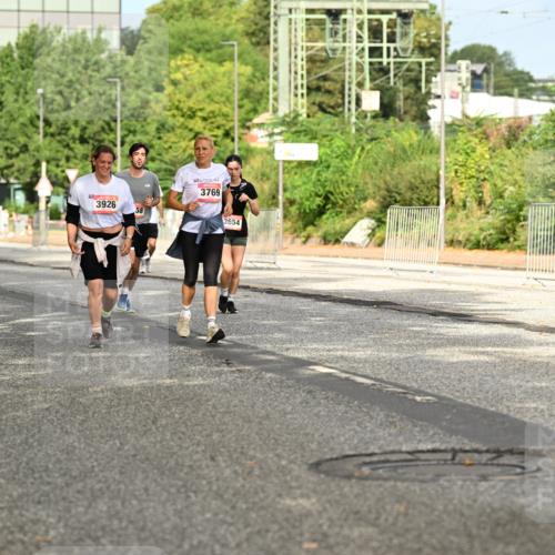 06.09.2026 - CURREX Alsterlauf Dr. Thomas Lammeyer http://msf.ph/oto/10143892 06.09.2026 10:15:06 Laufen 3926, 3769, 3654, 2084 meine-sportfotos.de