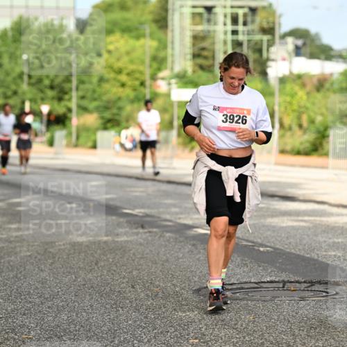 06.09.2026 - CURREX Alsterlauf Dr. Thomas Lammeyer http://msf.ph/oto/10143932 06.09.2026 10:15:11 Laufen 3926, 3769 meine-sportfotos.de