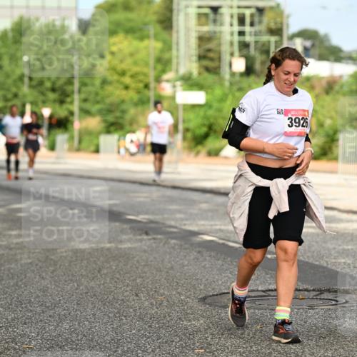 06.09.2026 - CURREX Alsterlauf Dr. Thomas Lammeyer http://msf.ph/oto/10143934 06.09.2026 10:15:12 Laufen 3926 meine-sportfotos.de