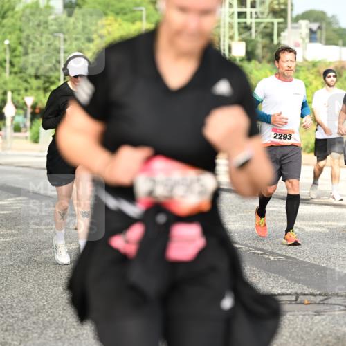 06.09.2026 - CURREX Alsterlauf Dr. Thomas Lammeyer http://msf.ph/oto/10143999 06.09.2026 10:15:21 Laufen 2293, 2292 meine-sportfotos.de