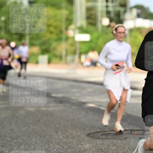 06.09.2026 - CURREX Alsterlauf Dr. Thomas Lammeyer http://msf.ph/oto/10144024 06.09.2026 10:15:24 Laufen 4724 meine-sportfotos.de