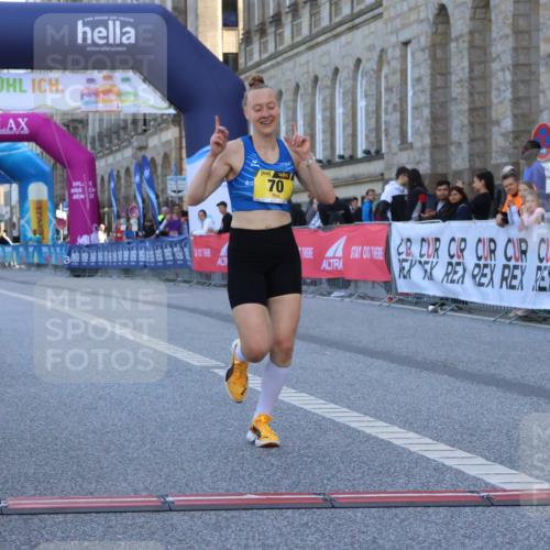 06.09.2026 - CURREX Alsterlauf Strokosch-Dieckow http://msf.ph/oto/10144091 06.09.2026 11:20:20 Ziel 70 meine-sportfotos.de