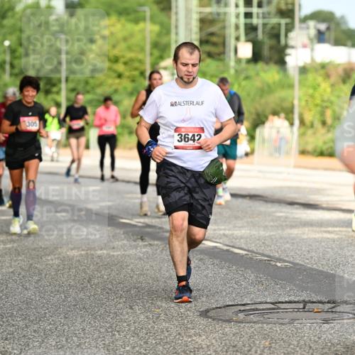 06.09.2026 - CURREX Alsterlauf Dr. Thomas Lammeyer http://msf.ph/oto/10144123 06.09.2026 10:15:38 Laufen 305, 3642, 476 meine-sportfotos.de