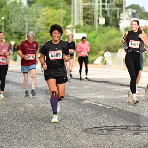 06.09.2026 - CURREX Alsterlauf Dr. Thomas Lammeyer http://msf.ph/oto/10144150 06.09.2026 10:15:41 Laufen 3308, 2572, 5305, 5581, 5580 meine-sportfotos.de