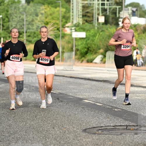 06.09.2026 - CURREX Alsterlauf Dr. Thomas Lammeyer http://msf.ph/oto/10144208 06.09.2026 10:15:49 Laufen 4099, 4098, 3204 meine-sportfotos.de