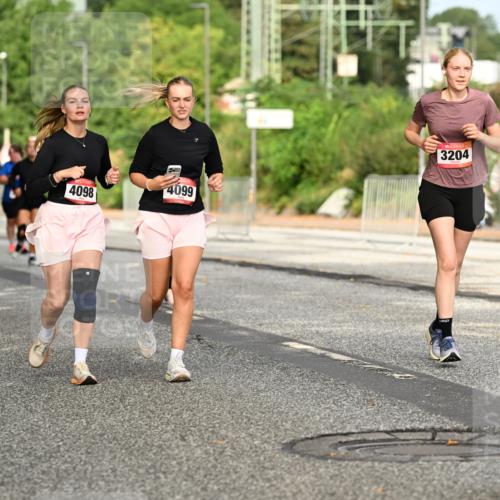 06.09.2026 - CURREX Alsterlauf Dr. Thomas Lammeyer http://msf.ph/oto/10144210 06.09.2026 10:15:50 Laufen 4099, 4098, 3204 meine-sportfotos.de