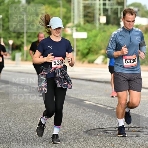 06.09.2026 - CURREX Alsterlauf Dr. Thomas Lammeyer http://msf.ph/oto/10144294 06.09.2026 10:15:59 Laufen 5357, 5336 meine-sportfotos.de