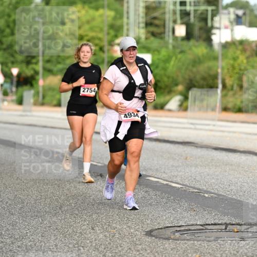 06.09.2026 - CURREX Alsterlauf Dr. Thomas Lammeyer http://msf.ph/oto/10144603 06.09.2026 10:16:43 Laufen 2754, 2759, 4934 meine-sportfotos.de