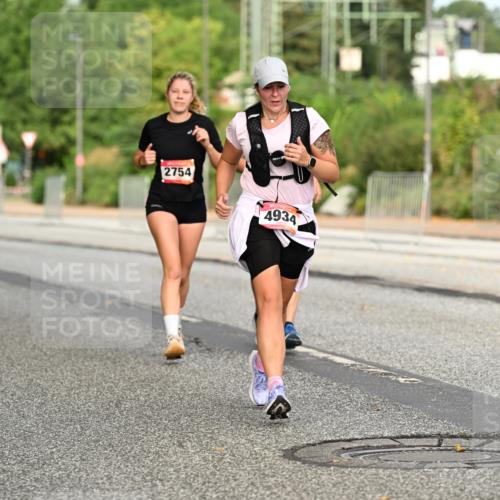 06.09.2026 - CURREX Alsterlauf Dr. Thomas Lammeyer http://msf.ph/oto/10144606 06.09.2026 10:16:43 Laufen 2754, 4934 meine-sportfotos.de