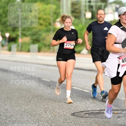 06.09.2026 - CURREX Alsterlauf Dr. Thomas Lammeyer http://msf.ph/oto/10144619 06.09.2026 10:16:44 Laufen 2754, 4934 meine-sportfotos.de