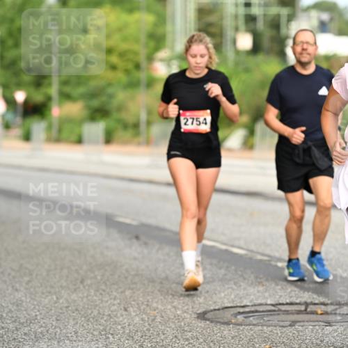 06.09.2026 - CURREX Alsterlauf Dr. Thomas Lammeyer http://msf.ph/oto/10144623 06.09.2026 10:16:44 Laufen 2754, 4934 meine-sportfotos.de
