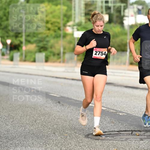 06.09.2026 - CURREX Alsterlauf Dr. Thomas Lammeyer http://msf.ph/oto/10144624 06.09.2026 10:16:45 Laufen 3495, 2754 meine-sportfotos.de