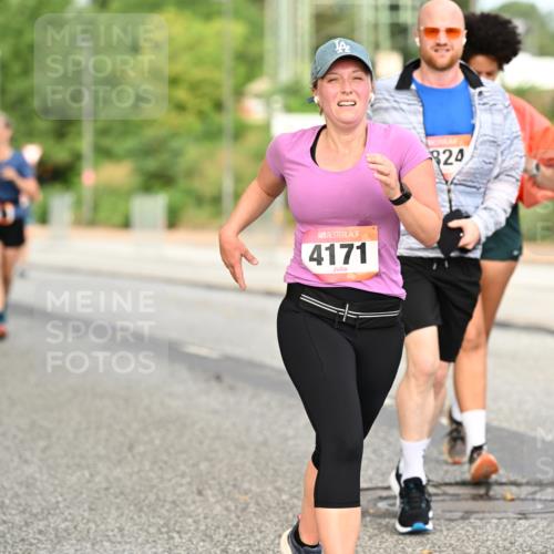 06.09.2026 - CURREX Alsterlauf Dr. Thomas Lammeyer http://msf.ph/oto/10144695 06.09.2026 10:16:55 Laufen 4171, 824 meine-sportfotos.de