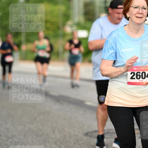 06.09.2026 - CURREX Alsterlauf Dr. Thomas Lammeyer http://msf.ph/oto/10144745 06.09.2026 10:17:03 Laufen 2604 meine-sportfotos.de