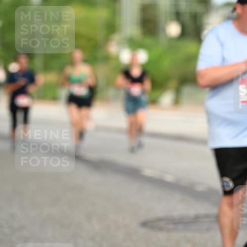 06.09.2026 - CURREX Alsterlauf Dr. Thomas Lammeyer http://msf.ph/oto/10144753 06.09.2026 10:17:03 Laufen 391 meine-sportfotos.de