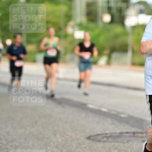 06.09.2026 - CURREX Alsterlauf Dr. Thomas Lammeyer http://msf.ph/oto/10144755 06.09.2026 10:17:04 Laufen 3918 meine-sportfotos.de