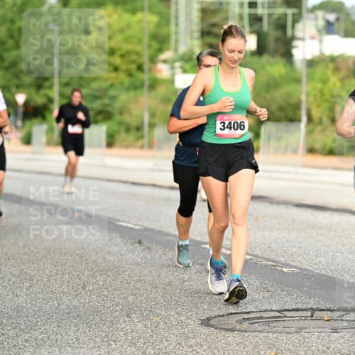 06.09.2026 - CURREX Alsterlauf Dr. Thomas Lammeyer http://msf.ph/oto/10144786 06.09.2026 10:17:07 Laufen 3406, 3579 meine-sportfotos.de