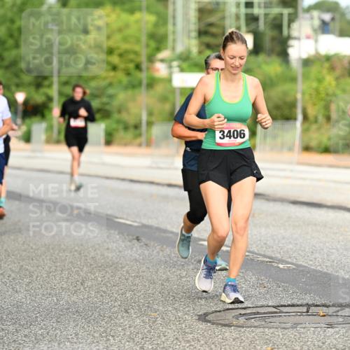 06.09.2026 - CURREX Alsterlauf Dr. Thomas Lammeyer http://msf.ph/oto/10144788 06.09.2026 10:17:07 Laufen 3406, 3579 meine-sportfotos.de