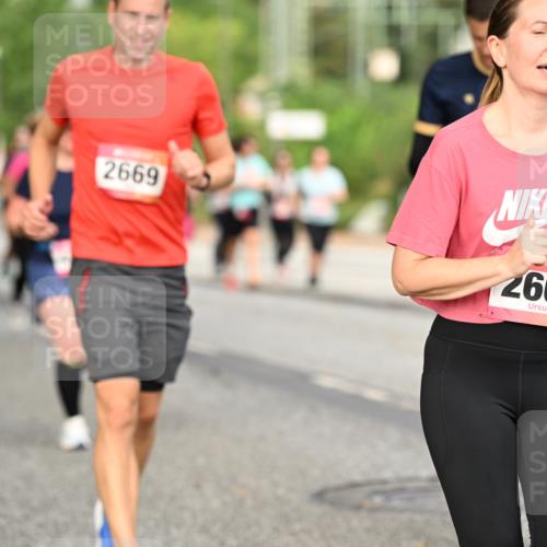 06.09.2026 - CURREX Alsterlauf Dr. Thomas Lammeyer http://msf.ph/oto/10144883 06.09.2026 10:17:18 Laufen 2669, 2667 meine-sportfotos.de
