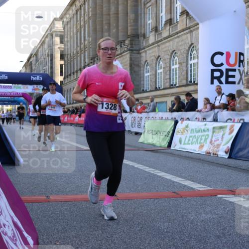06.09.2026 - CURREX Alsterlauf Strokosch-Dieckow http://msf.ph/oto/10144885 06.09.2026 11:49:39 Ziel 1012, 1163, 1232, 1249, 1251, 1320, 1328, 1339, 8185 meine-sportfotos.de