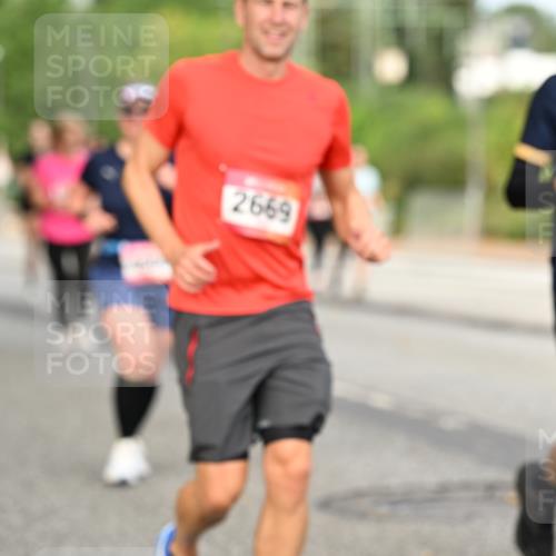 06.09.2026 - CURREX Alsterlauf Dr. Thomas Lammeyer http://msf.ph/oto/10144888 06.09.2026 10:17:19 Laufen 2669 meine-sportfotos.de