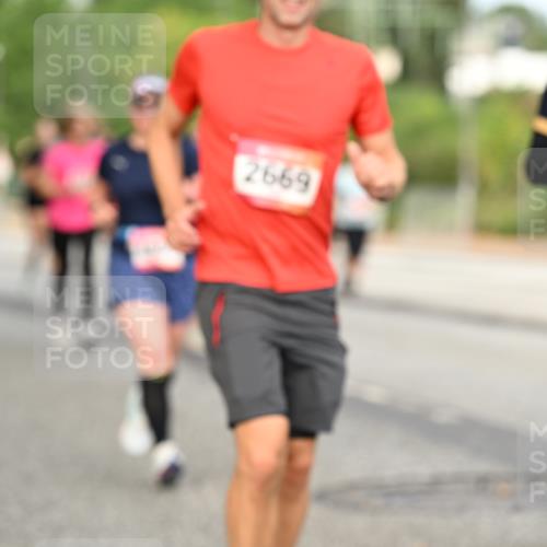 06.09.2026 - CURREX Alsterlauf Dr. Thomas Lammeyer http://msf.ph/oto/10144890 06.09.2026 10:17:19 Laufen 6992 meine-sportfotos.de