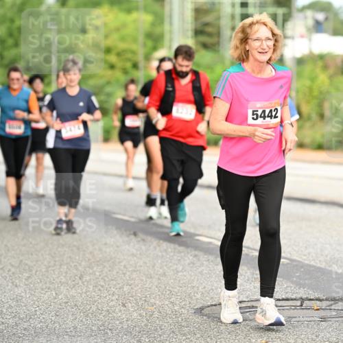 06.09.2026 - CURREX Alsterlauf Dr. Thomas Lammeyer http://msf.ph/oto/10144931 06.09.2026 10:17:23 Laufen 5442 meine-sportfotos.de