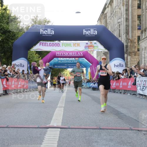 06.09.2026 - CURREX Alsterlauf Yannick Fuchs http://msf.ph/oto/10144986 06.09.2026 09:47:32 Ziel 2865, 2953, 3386, 4313, 4674, 4863, 5309, 5389, 5407, 5729, 5863, 6021 meine-sportfotos.de