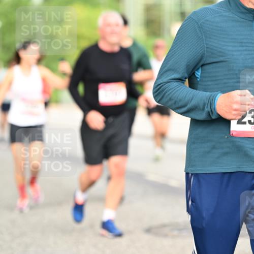 06.09.2026 - CURREX Alsterlauf Dr. Thomas Lammeyer http://msf.ph/oto/10144994 06.09.2026 10:17:29 Laufen 2362 meine-sportfotos.de