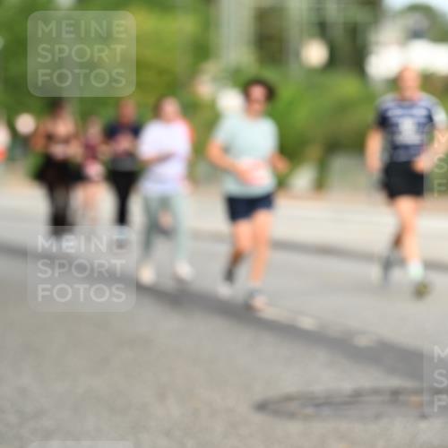 06.09.2026 - CURREX Alsterlauf Dr. Thomas Lammeyer http://msf.ph/oto/10145023 06.09.2026 10:17:33 Laufen  meine-sportfotos.de