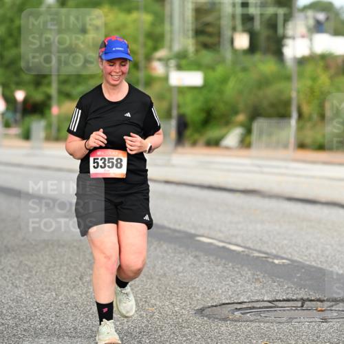 06.09.2026 - CURREX Alsterlauf Dr. Thomas Lammeyer http://msf.ph/oto/10145143 06.09.2026 10:17:49 Laufen 5563, 5358, 5754 meine-sportfotos.de