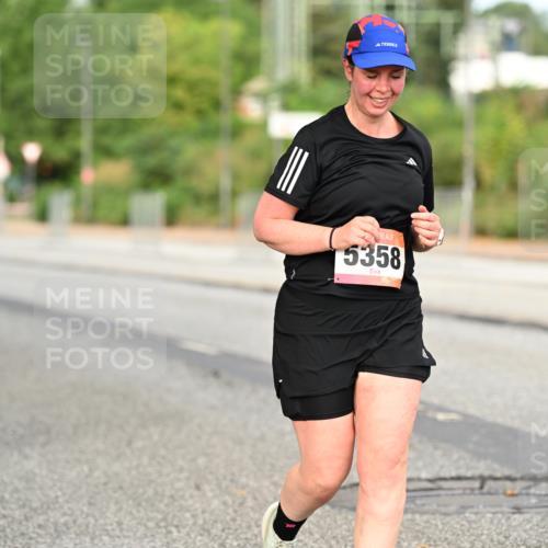 06.09.2026 - CURREX Alsterlauf Dr. Thomas Lammeyer http://msf.ph/oto/10145152 06.09.2026 10:17:50 Laufen 5563, 5358 meine-sportfotos.de