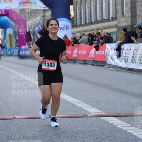 06.09.2026 - CURREX Alsterlauf Strokosch-Dieckow http://msf.ph/oto/10145153 06.09.2026 11:50:57 Ziel 1199, 1211, 1235, 1241, 1302 meine-sportfotos.de
