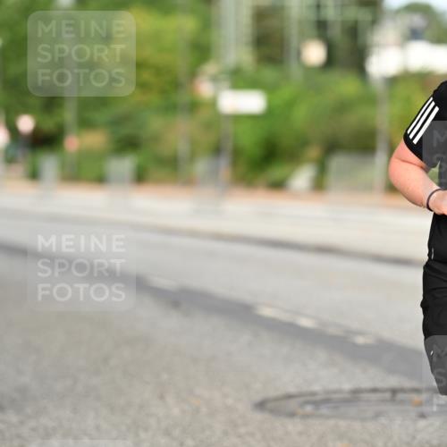 06.09.2026 - CURREX Alsterlauf Dr. Thomas Lammeyer http://msf.ph/oto/10145162 06.09.2026 10:17:50 Laufen 5358 meine-sportfotos.de