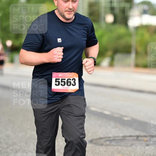 06.09.2026 - CURREX Alsterlauf Dr. Thomas Lammeyer http://msf.ph/oto/10145183 06.09.2026 10:17:53 Laufen 5563 meine-sportfotos.de