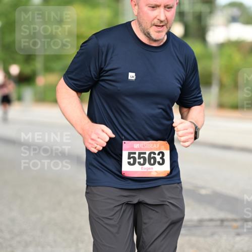 06.09.2026 - CURREX Alsterlauf Dr. Thomas Lammeyer http://msf.ph/oto/10145187 06.09.2026 10:17:53 Laufen 5563 meine-sportfotos.de