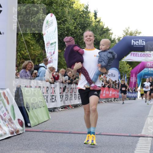 06.09.2026 - CURREX Alsterlauf Yannick Fuchs http://msf.ph/oto/10145213 06.09.2026 09:47:36 Ziel 2865, 2953, 3386, 4313, 5309, 5407, 5863 meine-sportfotos.de