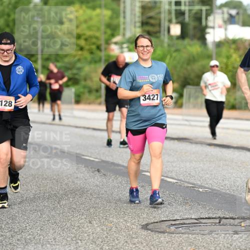 06.09.2026 - CURREX Alsterlauf Dr. Thomas Lammeyer http://msf.ph/oto/10145467 06.09.2026 10:18:27 Laufen 5128, 3427, 8074 meine-sportfotos.de