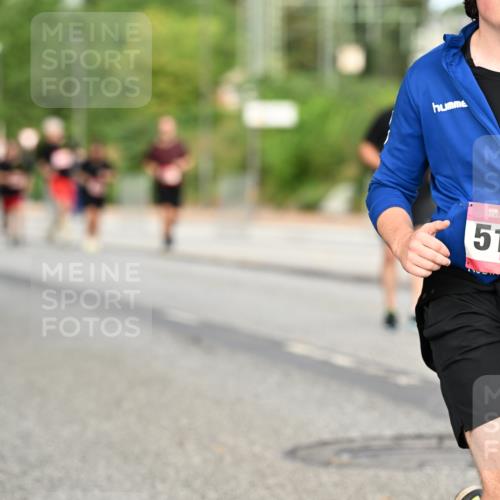 06.09.2026 - CURREX Alsterlauf Dr. Thomas Lammeyer http://msf.ph/oto/10145494 06.09.2026 10:18:30 Laufen 5128 meine-sportfotos.de