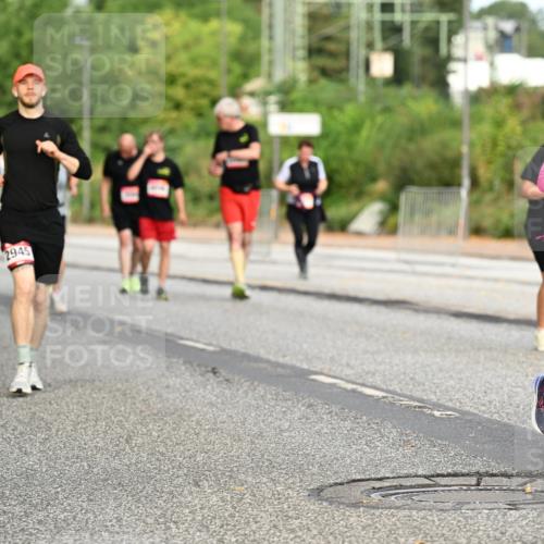 06.09.2026 - CURREX Alsterlauf Dr. Thomas Lammeyer http://msf.ph/oto/10145551 06.09.2026 10:18:39 Laufen 27, 2945, 05 meine-sportfotos.de