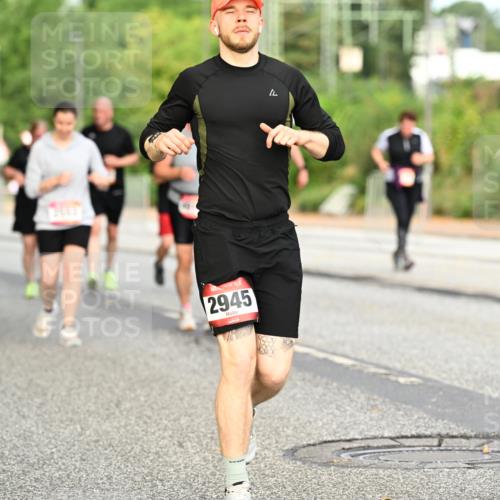 06.09.2026 - CURREX Alsterlauf Dr. Thomas Lammeyer http://msf.ph/oto/10145581 06.09.2026 10:18:42 Laufen 2945 meine-sportfotos.de