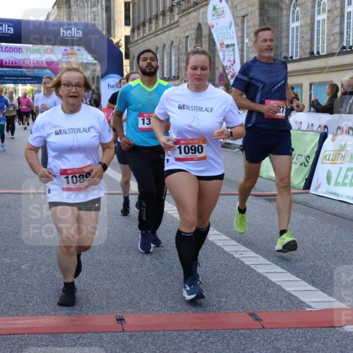 06.09.2026 - CURREX Alsterlauf Strokosch-Dieckow http://msf.ph/oto/10145593 06.09.2026 11:51:44 Ziel 1056, 1083, 1089, 1090, 1135, 1194, 1226, 1257, 1315, 1345, 1347, 8159, 8327 meine-sportfotos.de
