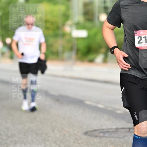 06.09.2026 - CURREX Alsterlauf Dr. Thomas Lammeyer http://msf.ph/oto/10145639 06.09.2026 10:18:49 Laufen 2127 meine-sportfotos.de