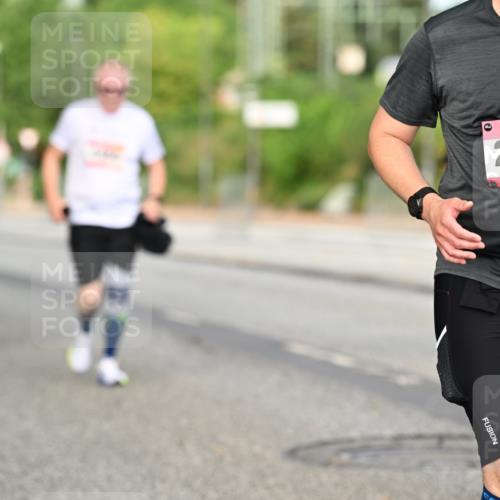 06.09.2026 - CURREX Alsterlauf Dr. Thomas Lammeyer http://msf.ph/oto/10145640 06.09.2026 10:18:49 Laufen 2127 meine-sportfotos.de