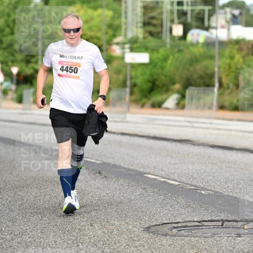 06.09.2026 - CURREX Alsterlauf Dr. Thomas Lammeyer http://msf.ph/oto/10145648 06.09.2026 10:18:50 Laufen 4450, 6090 meine-sportfotos.de