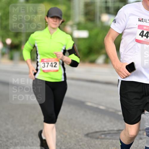 06.09.2026 - CURREX Alsterlauf Dr. Thomas Lammeyer http://msf.ph/oto/10145671 06.09.2026 10:18:53 Laufen 3742, 4450 meine-sportfotos.de