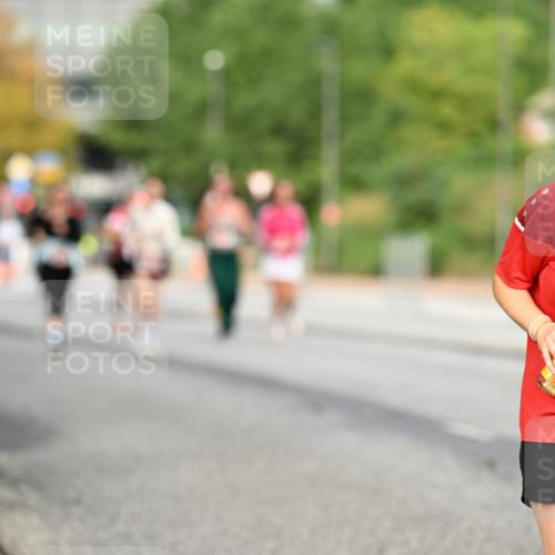 06.09.2026 - CURREX Alsterlauf Dr. Thomas Lammeyer http://msf.ph/oto/10145764 06.09.2026 10:19:20 Laufen 15, 8144 meine-sportfotos.de
