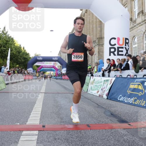 06.09.2026 - CURREX Alsterlauf Yannick Fuchs http://msf.ph/oto/10145820 06.09.2026 09:47:44 Ziel 2850, 5863, 6378, 8189 meine-sportfotos.de