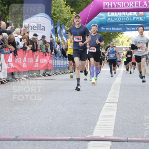 06.09.2026 - CURREX Alsterlauf Yannick Fuchs http://msf.ph/oto/10145897 06.09.2026 09:47:45 Ziel 2850, 5704, 6262, 6378, 8189 meine-sportfotos.de
